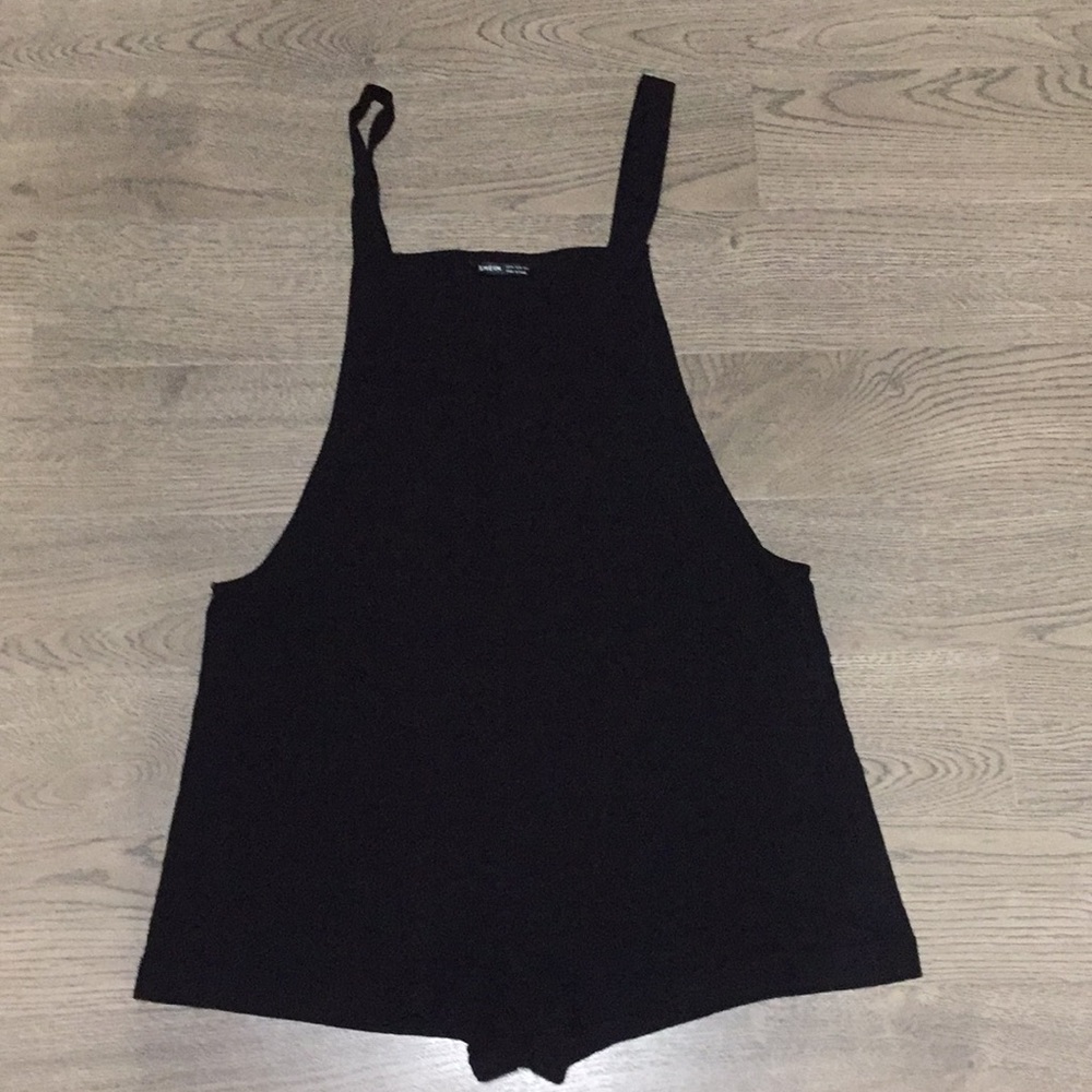 NWOT Black Overall Romper sz M